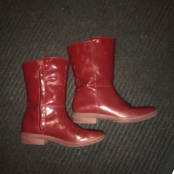 UGG rain boots (moving and need sold!) - Picture 1 of 5